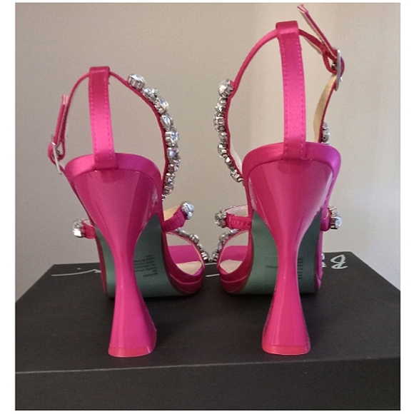 Betsey Johnson Perry Sandals Size 8 - Picture 5 of 13